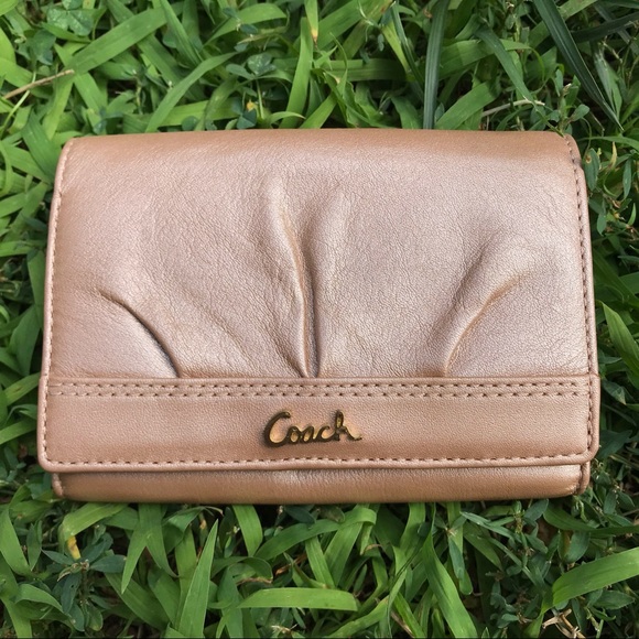 Coach leather wallet - Picture 1 of 4